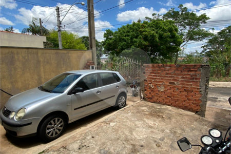 Casa Térrea com 1 dormitório.