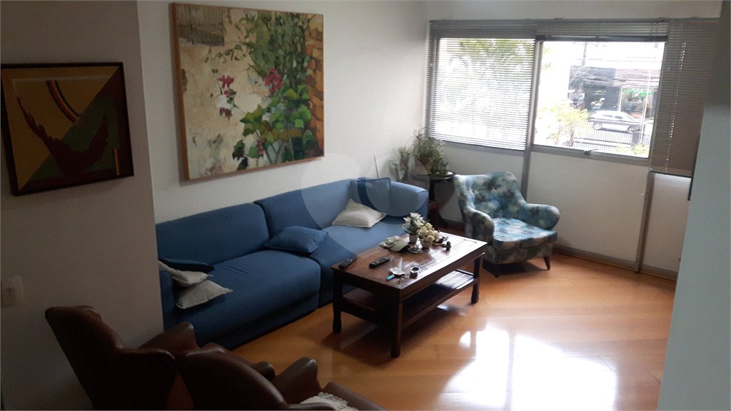 Apartamento de 2 quartos à venda perto do Metrô Paraíso! Excelente localização!