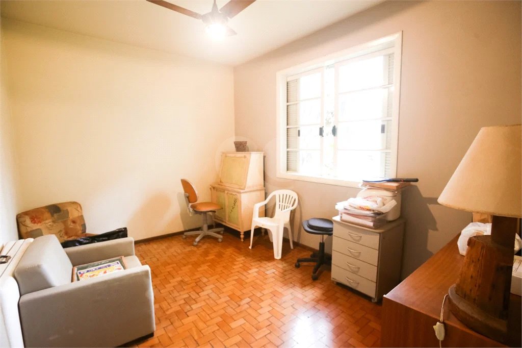 Casa à venda com excelente localização comercial
