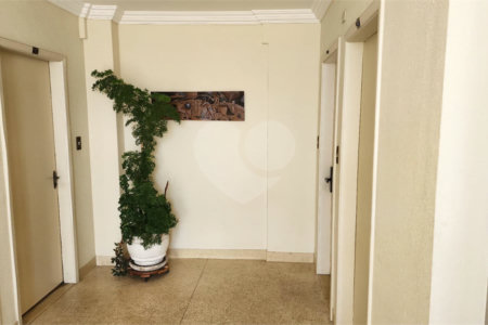 Apartamento no Condomínio Edifício Manaus em Ribeirão Preto para Venda