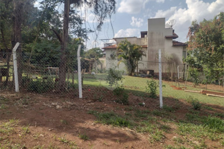 Terreno á venda no Residencial Sambambaia