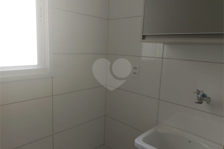 Apartamento a venda com 2 dormitorios sendo 1 suíte