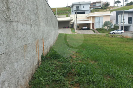 Terreno no Condomínio Santa Isabel II em Louveira