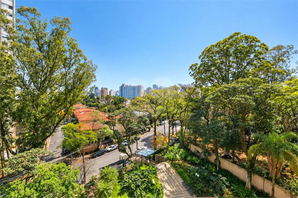 Apartamento à venda com 4 quartos, sendo 1 suíte, em Alto da Boa Vista, São Paulo, SP