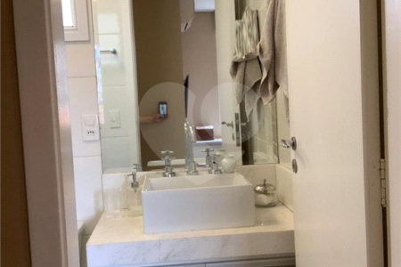 Apartamento á venda na Saúde com 75 m², com 3 dormitórios 1 suíte e 2 vagas de garagem