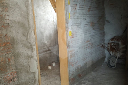 Sobrado no condomínio Village Damha II
