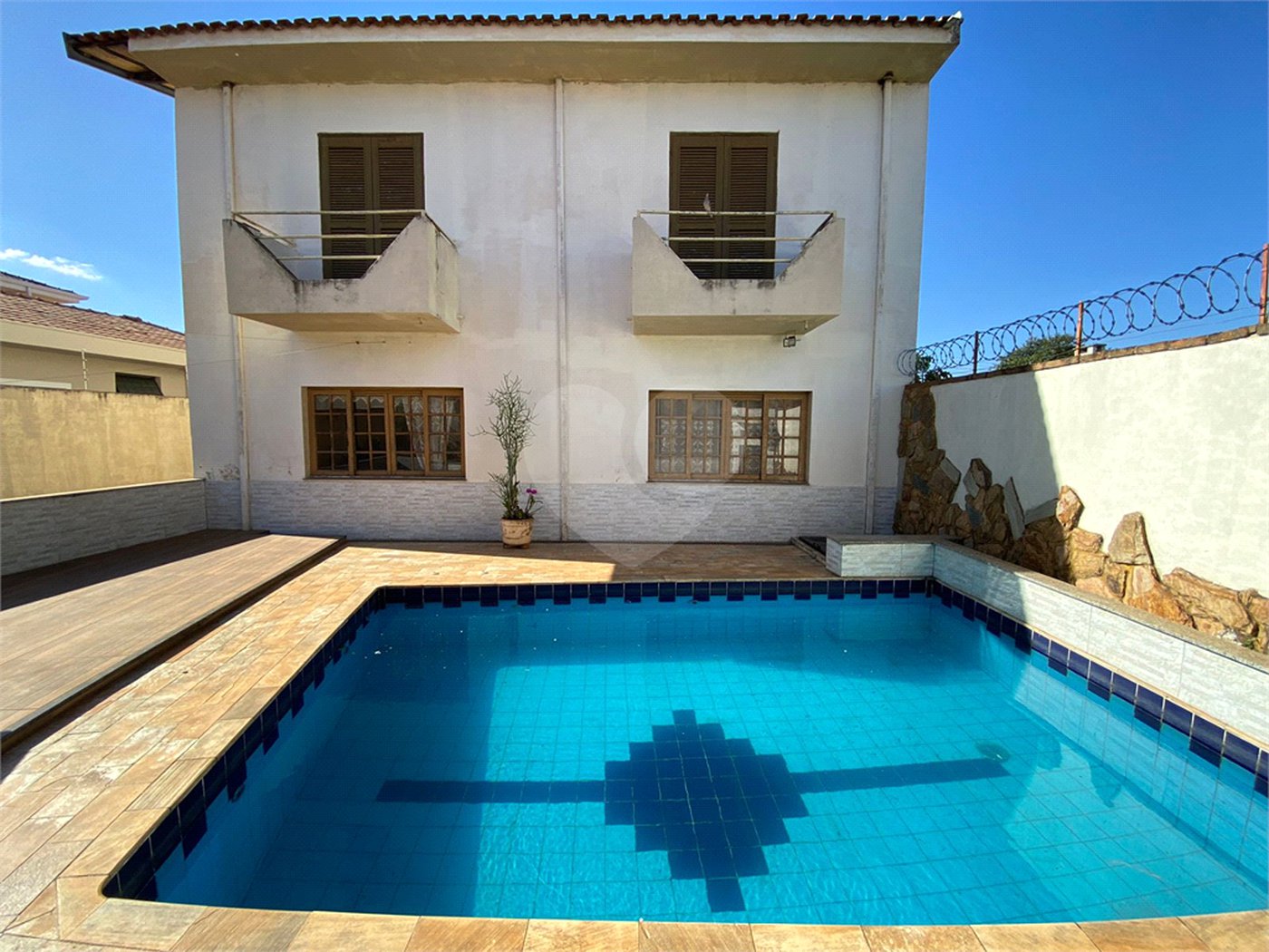 Casa/sobrado para venda com piscina no Santa Felícia Jardim