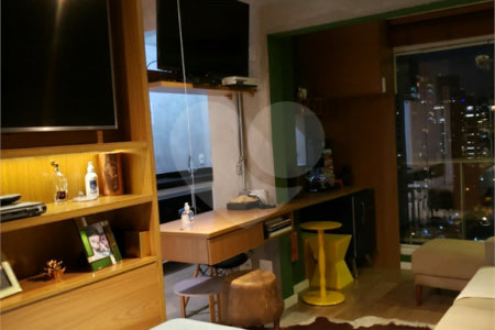 Apartamento para venda e locação no Brooklin de 34m² mobiliado com 1 vaga.