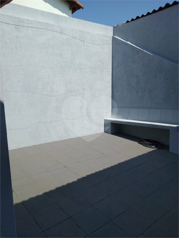 Casa Térrea com 3 dormitórios.