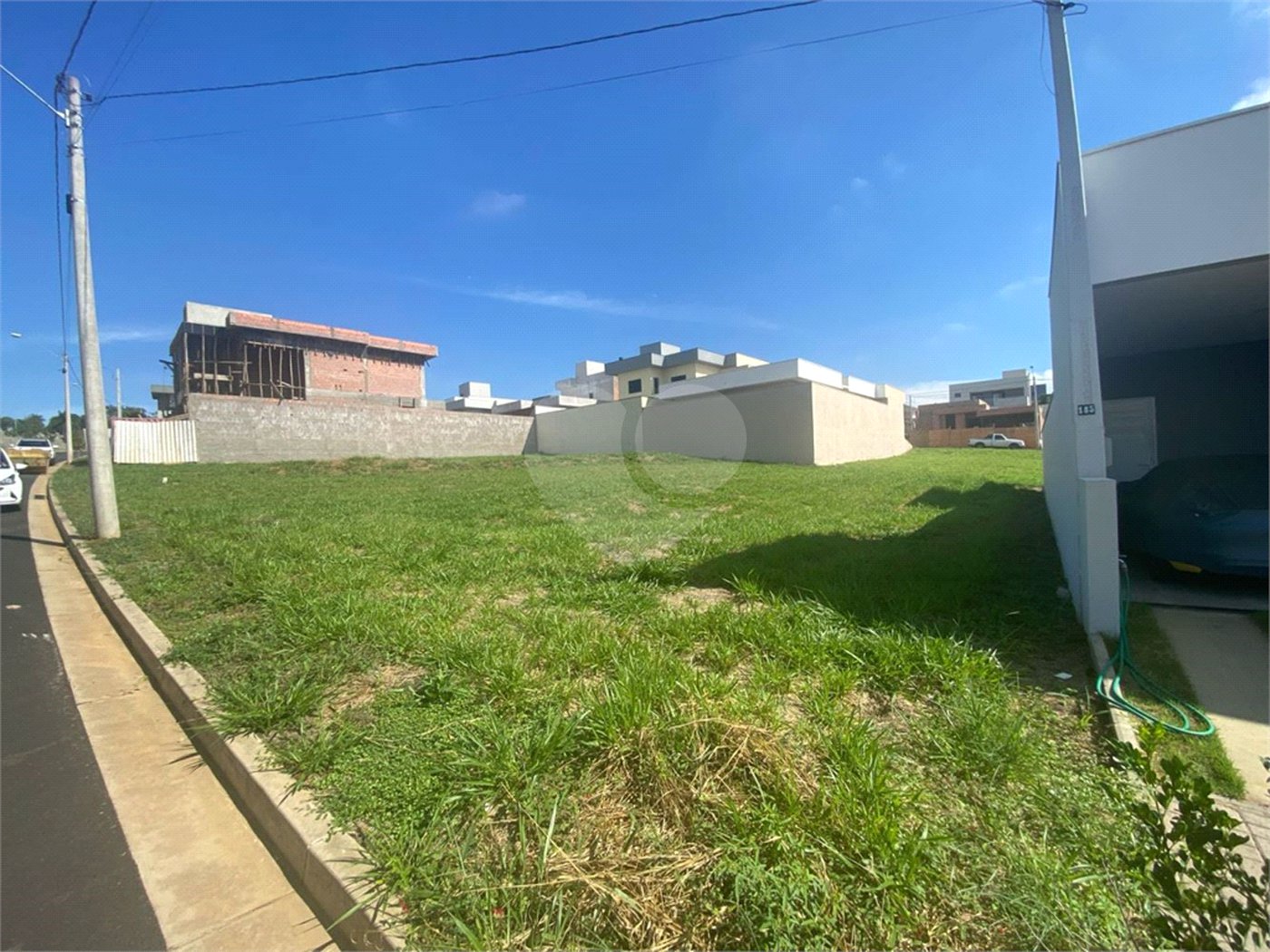Lote no Condomínio Village Damha IV