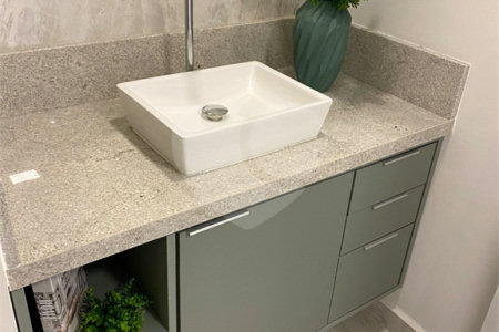 Apartamento 1 Dormitório à Venda na Rua Frei Caneca