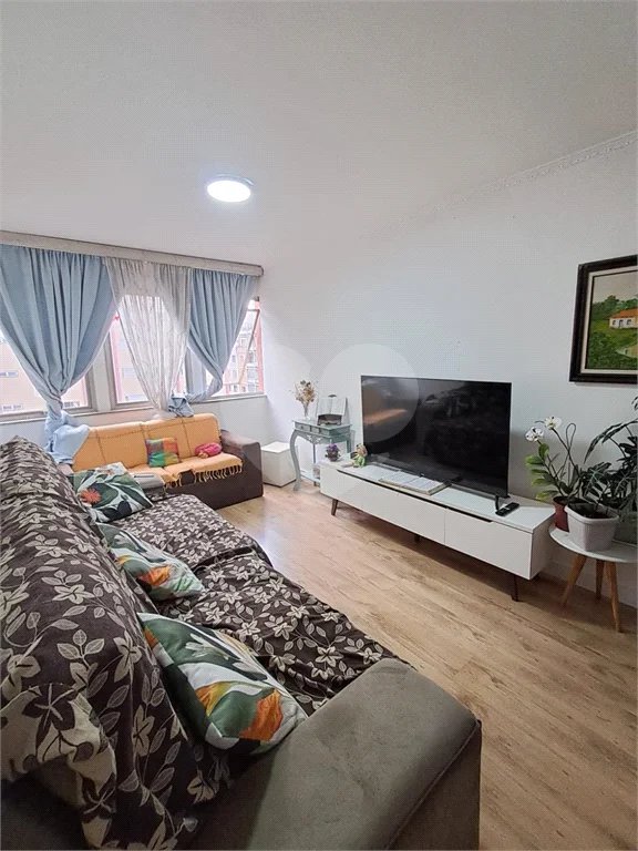 Apartamento à venda com 60m² e possibilidade de 2 dormitórios