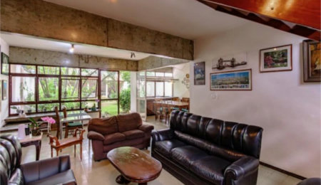 Casa à venda ou para alugar com 4 quartos, sendo 1 suíte,  em Vila Gumercindo, São Paulo, SP