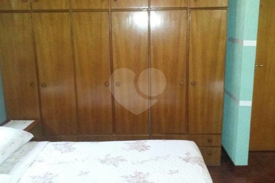 CASA TÉRREA A VENDA NO TREMEMBÉ - 4 SUÍTES E 10 VAGAS DE GARAGEM