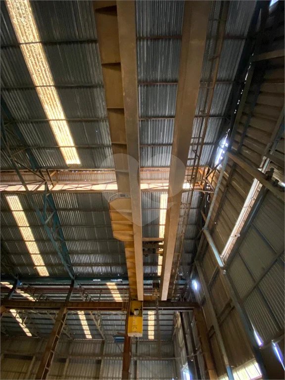 Galpão industrial à venda ou para locação na beira da Rodovia Hermínio Petrin - SP 308.