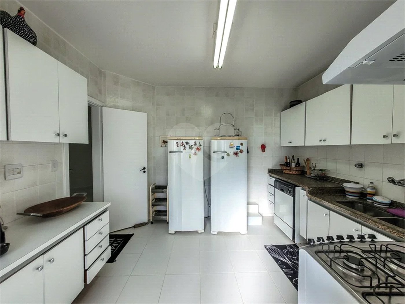 Apartamento à venda com 5 quartos, sendo 3 suítes,  em Riviera de São Lourenço, Bertioga, SP