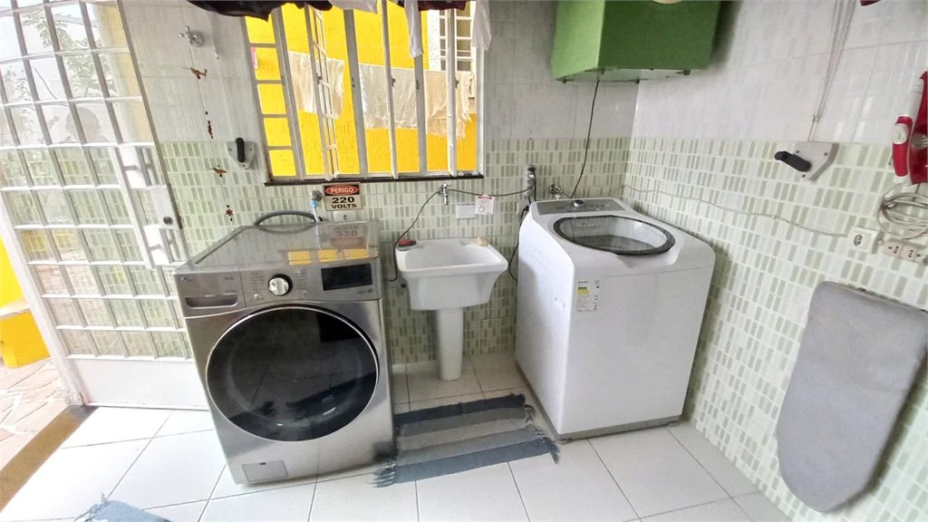 Sobrado à venda com 3 quartos, sendo 1 suíte, em Vila Gomes, São Paulo, SP
