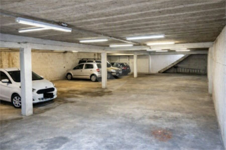 Prédio com Renda no Jabaquara - 773 m2 sendo 13 Studios, Salão Comercial e 22 vagas de garagem!