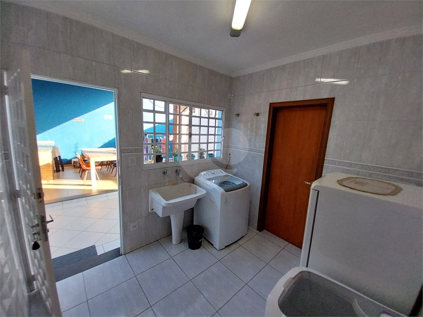 Sobrado à venda com 5 quartos, sendo 1 suíte,  em Terra Nobre, Louveira, SP
