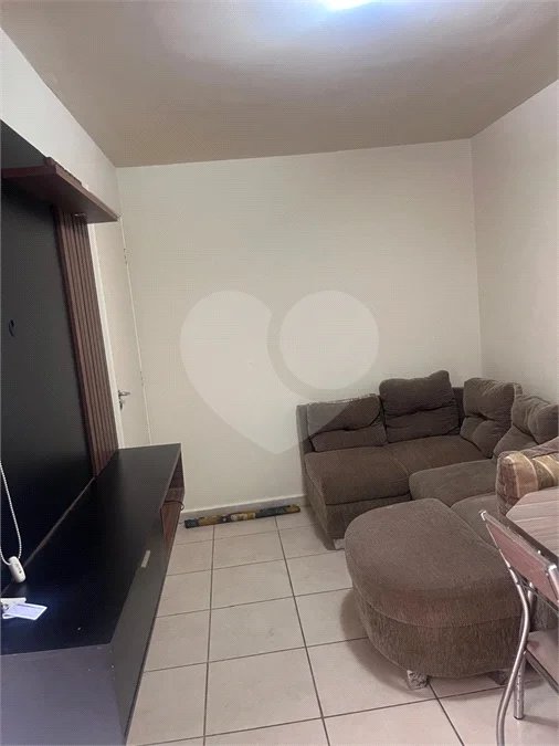 APARTAMENTO NO TÉRREO com Quintal.