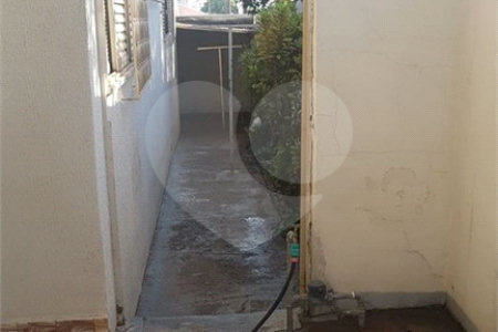Casa térrea para venda em Araraquara/SP.