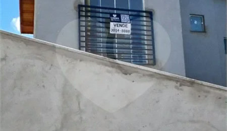 Sobrado à venda com 2 suítes, em Estância São José, Poços de Caldas, MG