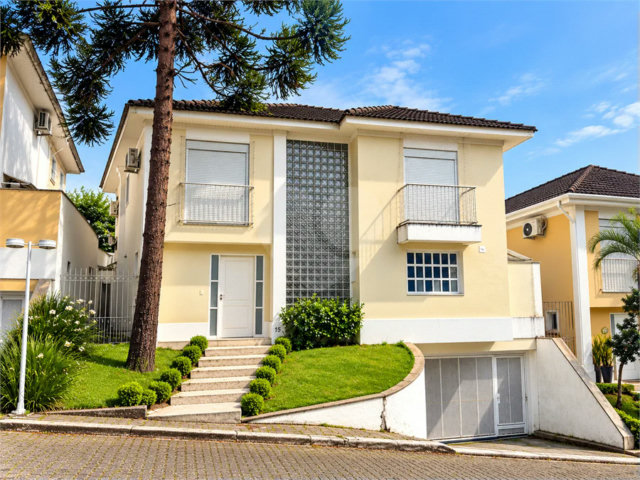 Casa à venda ou para alugar com 4 suítes no condomínio Belle Ville, São Paulo - SP