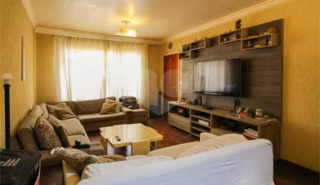Sobrado à venda com 4 quartos, sendo 2 suítes,  em Vila Anglo Brasileira, São Paulo, SP