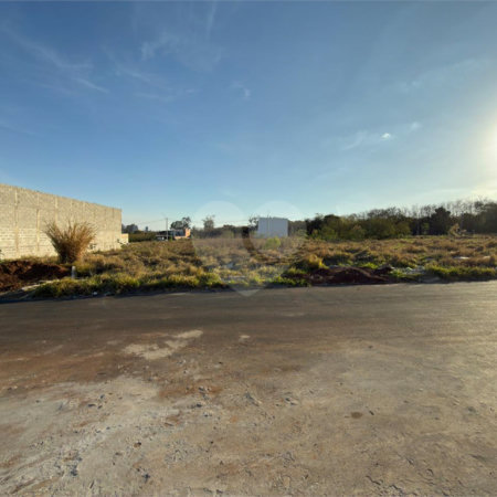 Terreno comercial com 260m2, próximo da rodovia Washington Luiz, em São Carlos.