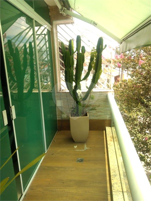 Linda Casa Sobrado a venda no Alto da Mooca com excelente acabamento, semi mobiliada com 2 suítes