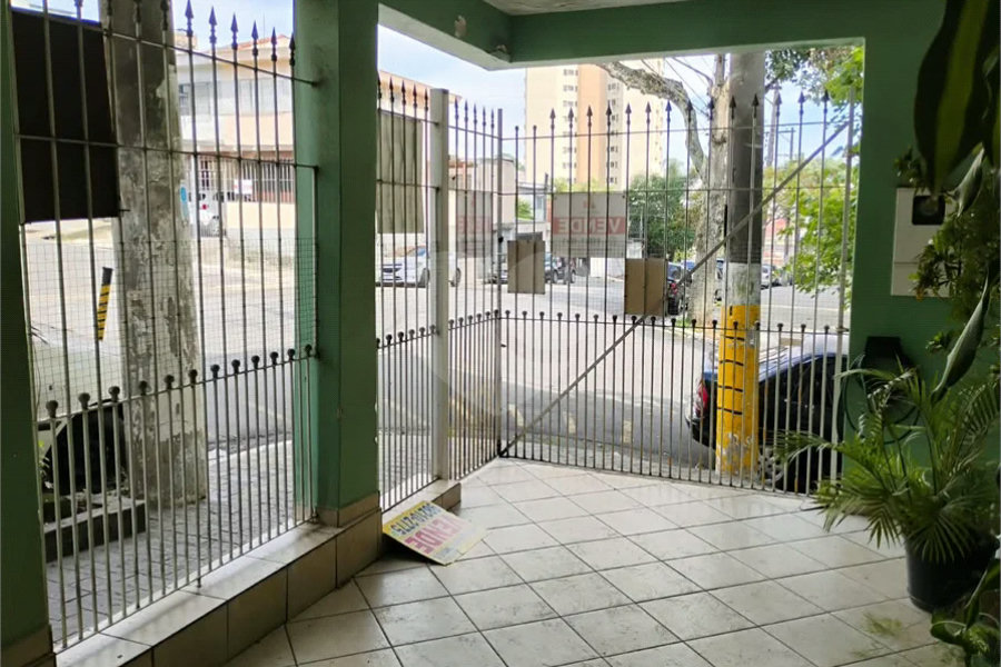Vende-se sobrado de 3 andares na Vila Santa Catarina