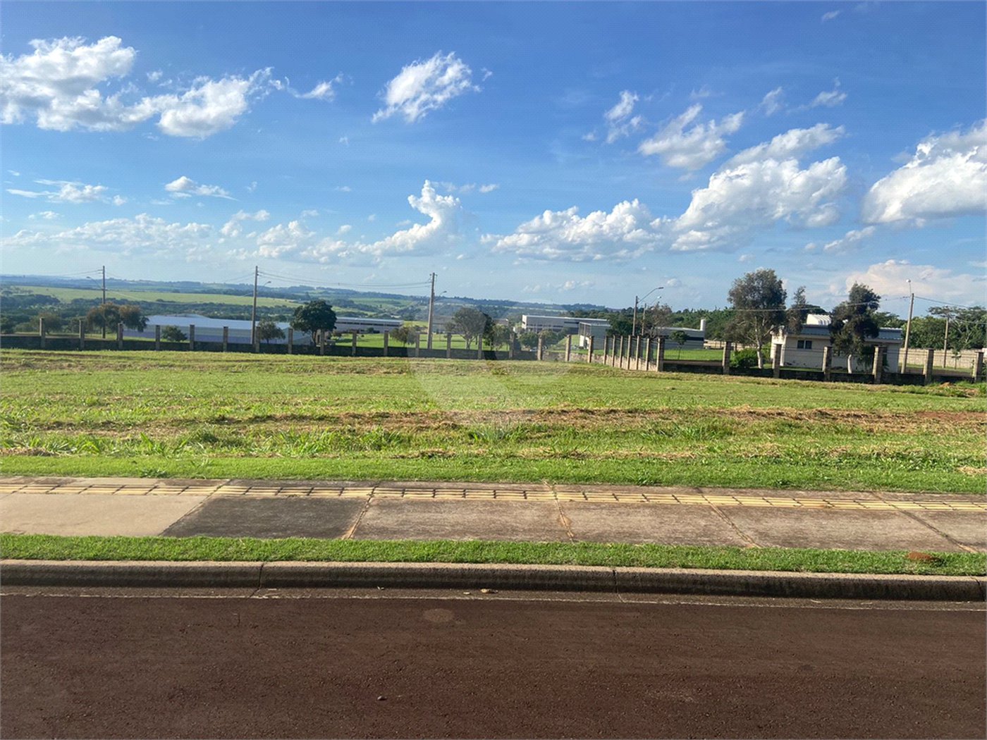 Terreno para venda no Condomínio Ecotec Damha I