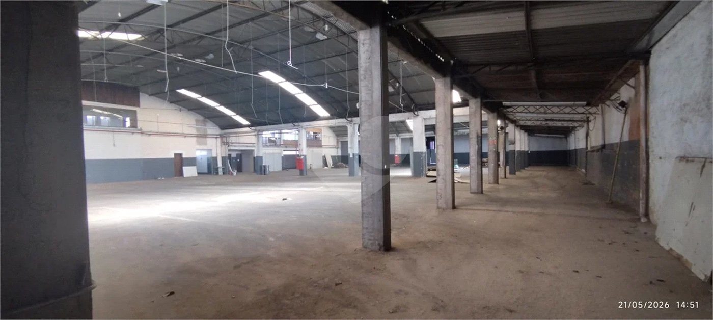 Excelente Galpão Industrial e Comercial em Jundiaí com AVCB e Zoneamento ZR3