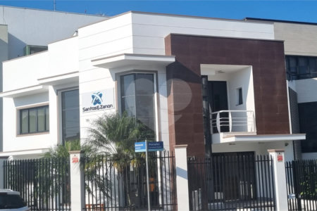 Lindo Prédio Comercial no Centro de Vinhedo