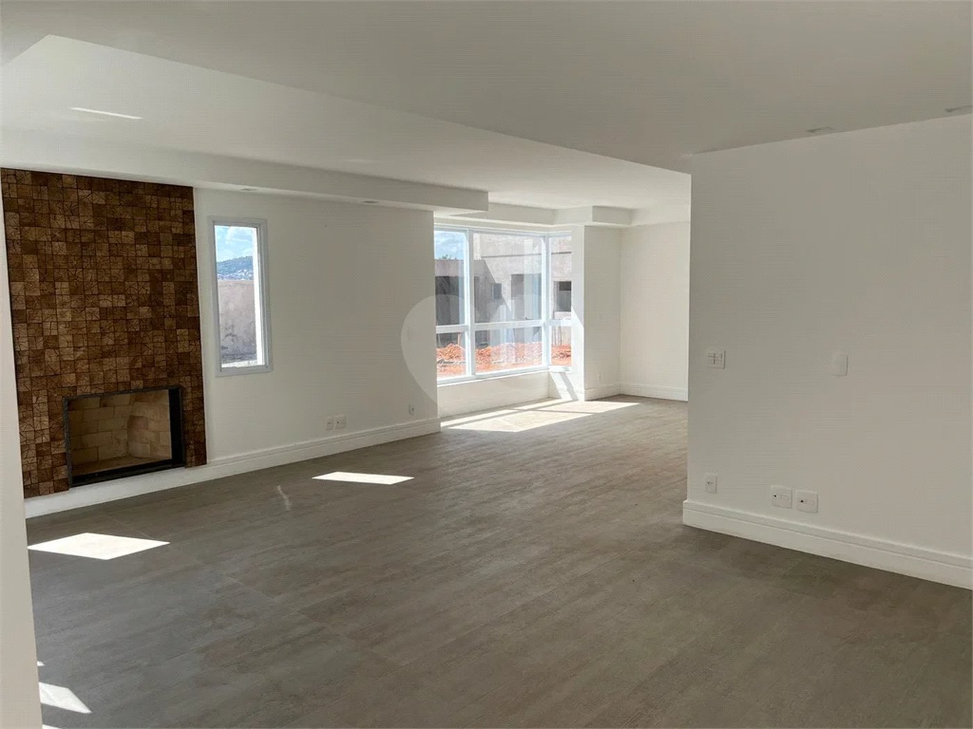 Residencial Tremembe Casa Linda - 255 mts - 04 dormit sendo 02 suites , 5 wcs - 04 vagas