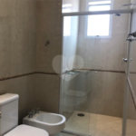 Apto 220 metros no Campo Belo. varanda, 5 vagas, 3 suítes. Visite