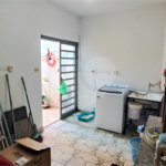 Casa no Jardim Medeiros ampla com 3 dormitórios bem distribuída