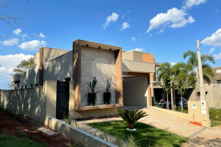 Casa térrea no Condomínio Buona Vita, localizado na cidade de Ribeirão Preto/SP.