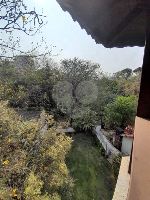 3 AMPLAS SUITES MAIS ECRITORIO MUITO VERDE E AMPLO QUINTAL