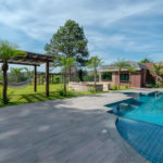 Casa à venda com 4 suítes no condomínio Vale da Santa Fé, Vinhedo - SP