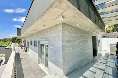 Casa Contemporânea e Mobiliada no Condomínio Palos Verdes – A Essência do Alto Padrão na Granja Viana – 7 suítes, 4 pavimentos com elevador