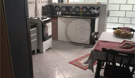 Casa à venda com 3 quartos, sendo 1 suíte, em Vila Industrial, Mogi das Cruzes, SP