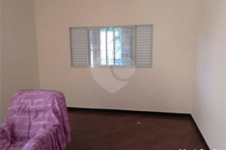 Casa com 400m², 2 dormitórios, 2 vagas de garagem, à venda na Vila Matilde.