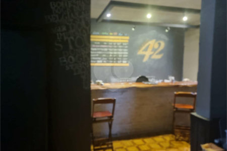 Casa Comercial no Centro .
