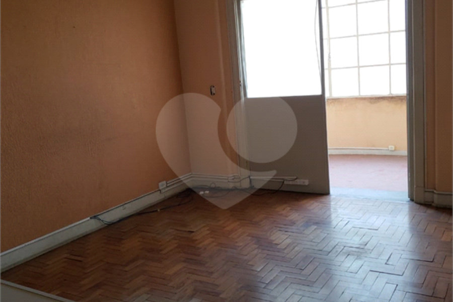 Apartamento de 80m2 à venda com 2 dormitórios e terraço no Centro
