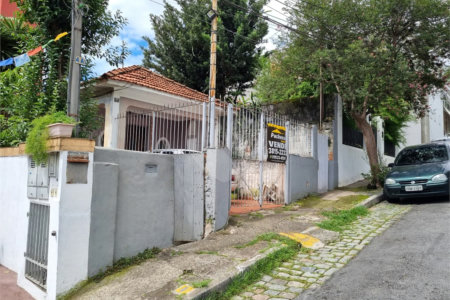 Casa na Vila Madalena com 240 metros quadrados de terreno