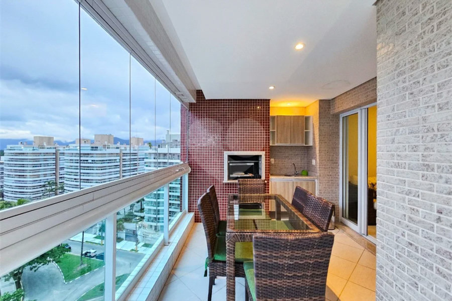 Apartamento à venda com 4 quartos, sendo 2 suítes, em Riviera de São Lourenço, Bertioga, SP