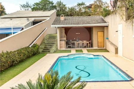 Casa à Venda com 4 suítes no bairro Jardim Paulista em Atibaia/SP.