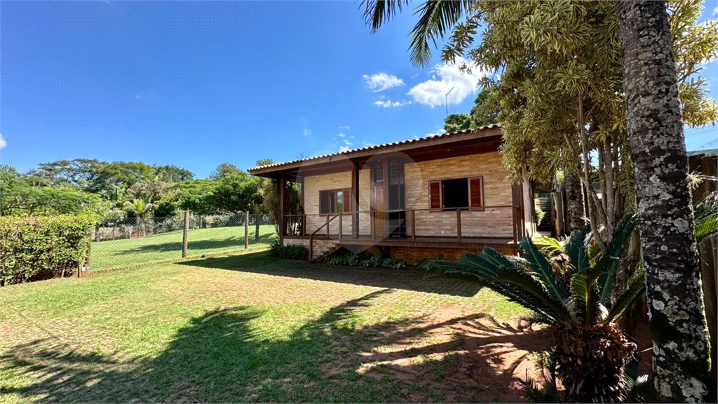 Casa para venda no Condomínio Vivenda do Broa.