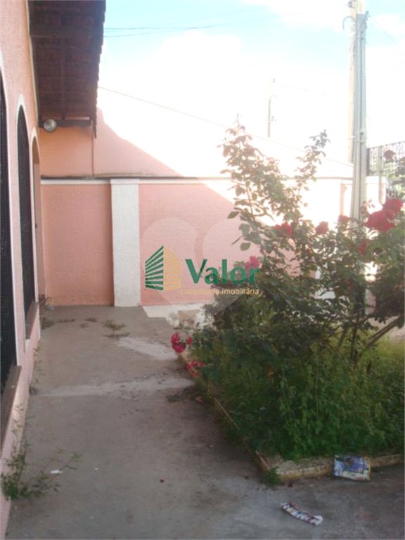 Casa com Edícula